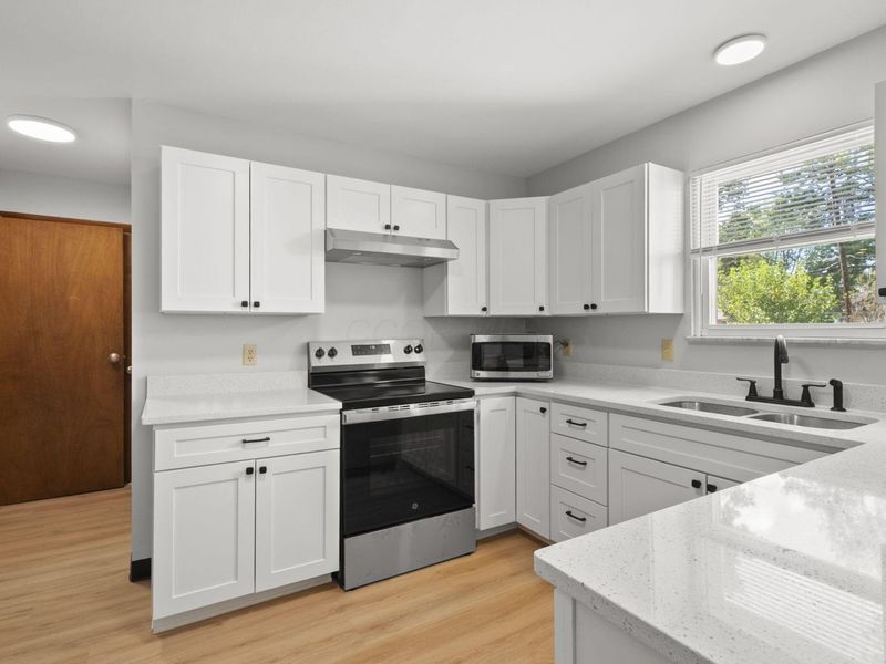 4845 Bourke Road , Columbus, OH 43229 Photo 12