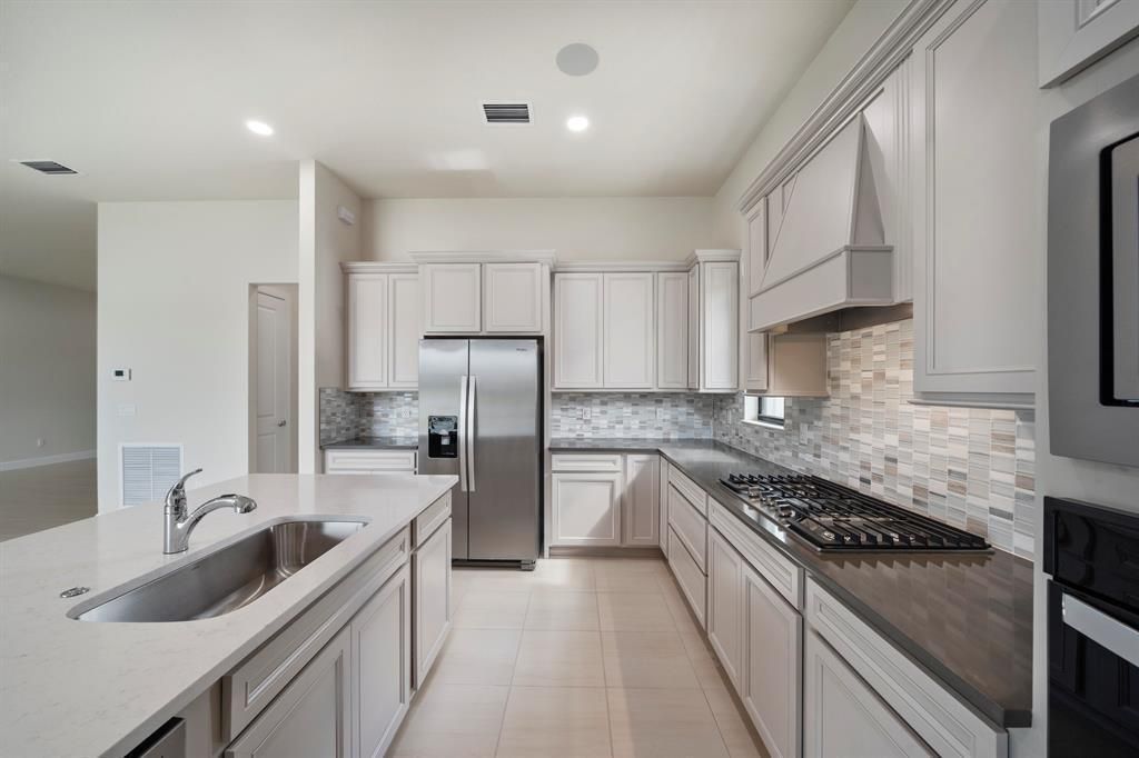 818 SE Courances Drive, Port Saint Lucie, FL 34984 Photo