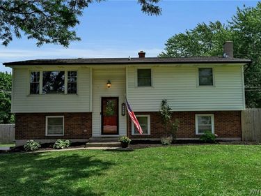 4493 Sunset Drive, Lockport, NY 14094
