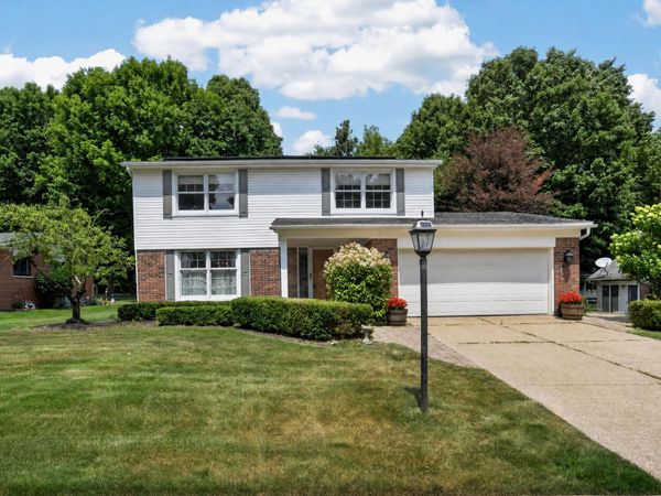 43646 Westridge Lane, Northville, MI 48167