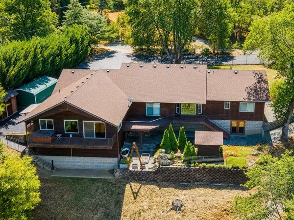 410 Lancelot Lane, Merlin, OR 97532