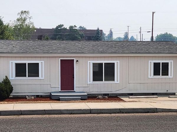 623 SW 2nd Street, Madras, OR 97741