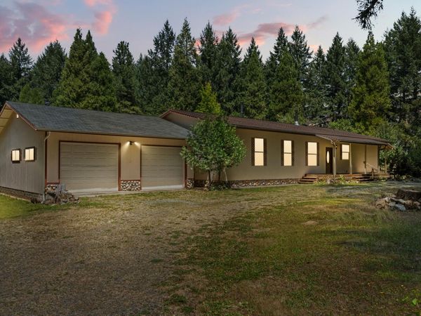 273 Fawn Lane, Azalea, OR 97410