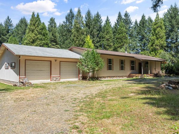 273 Fawn Lane, Azalea, OR 97410