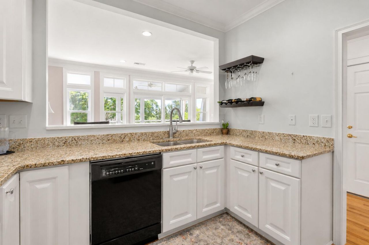 1551 Sea Palms Crescent Photo 13