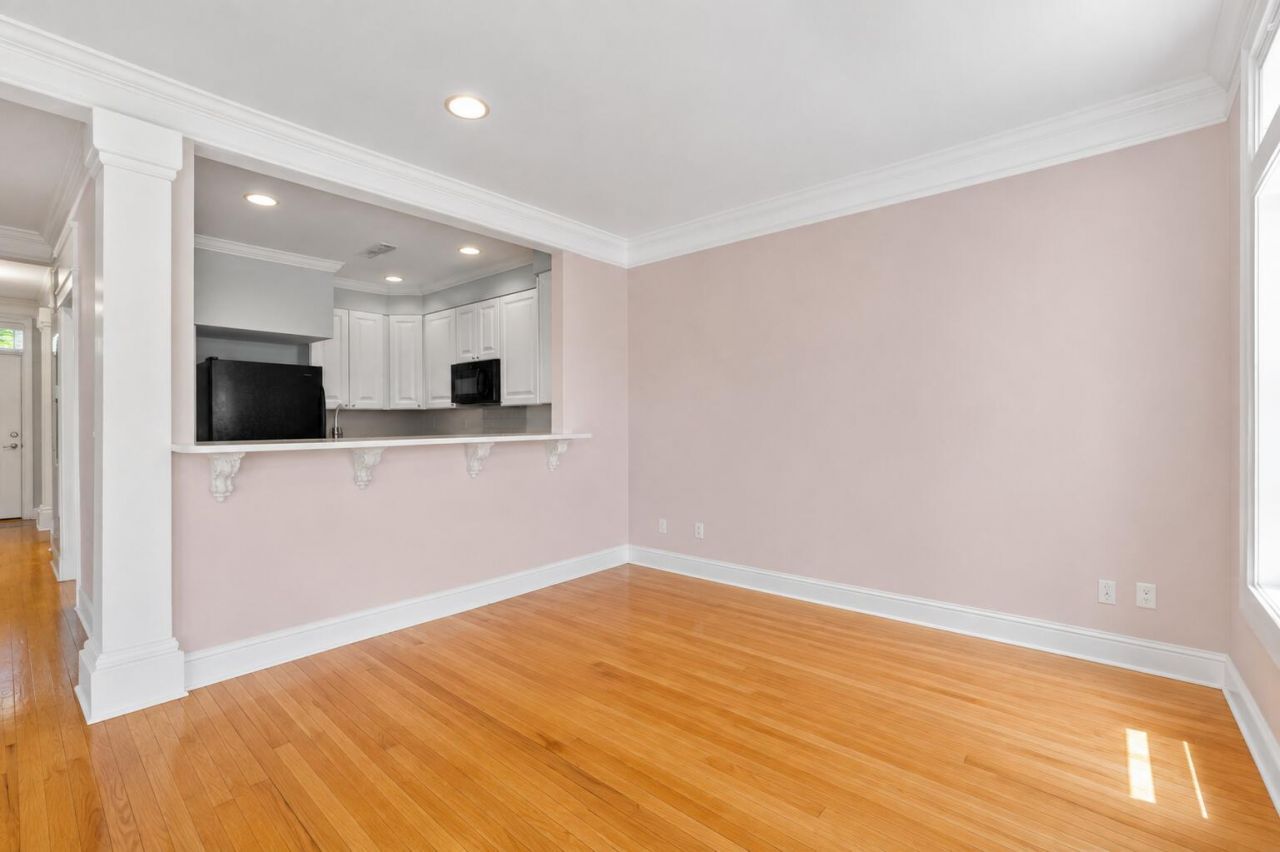 1551 Sea Palms Crescent Photo 7