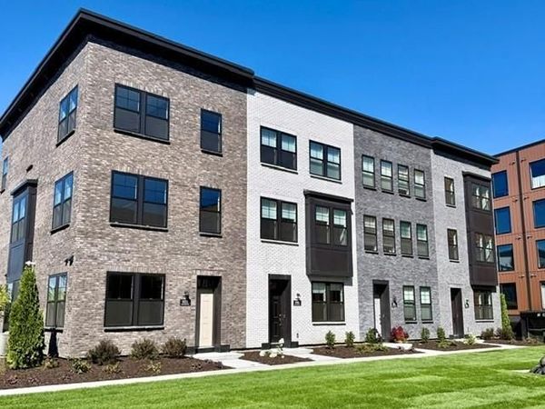 851 Sweetwater Drive, Saint Paul, MN 55116