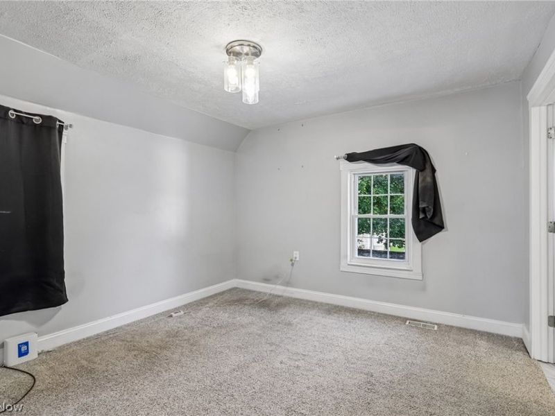 3310 Tampa Avenue , Cleveland, OH 44109 Photo 22