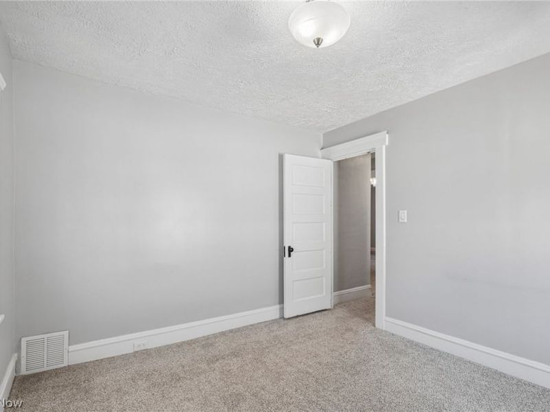 3310 Tampa Avenue, Cleveland, OH 44109 Photo 30