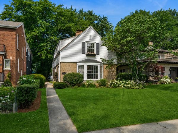 2734 Lawndale Avenue , Evanston, IL 60201