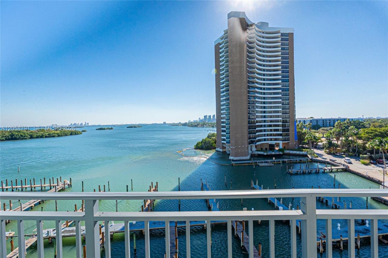 770 NE 69th St, Unit 8F, Miami, FL 33138 Photo
