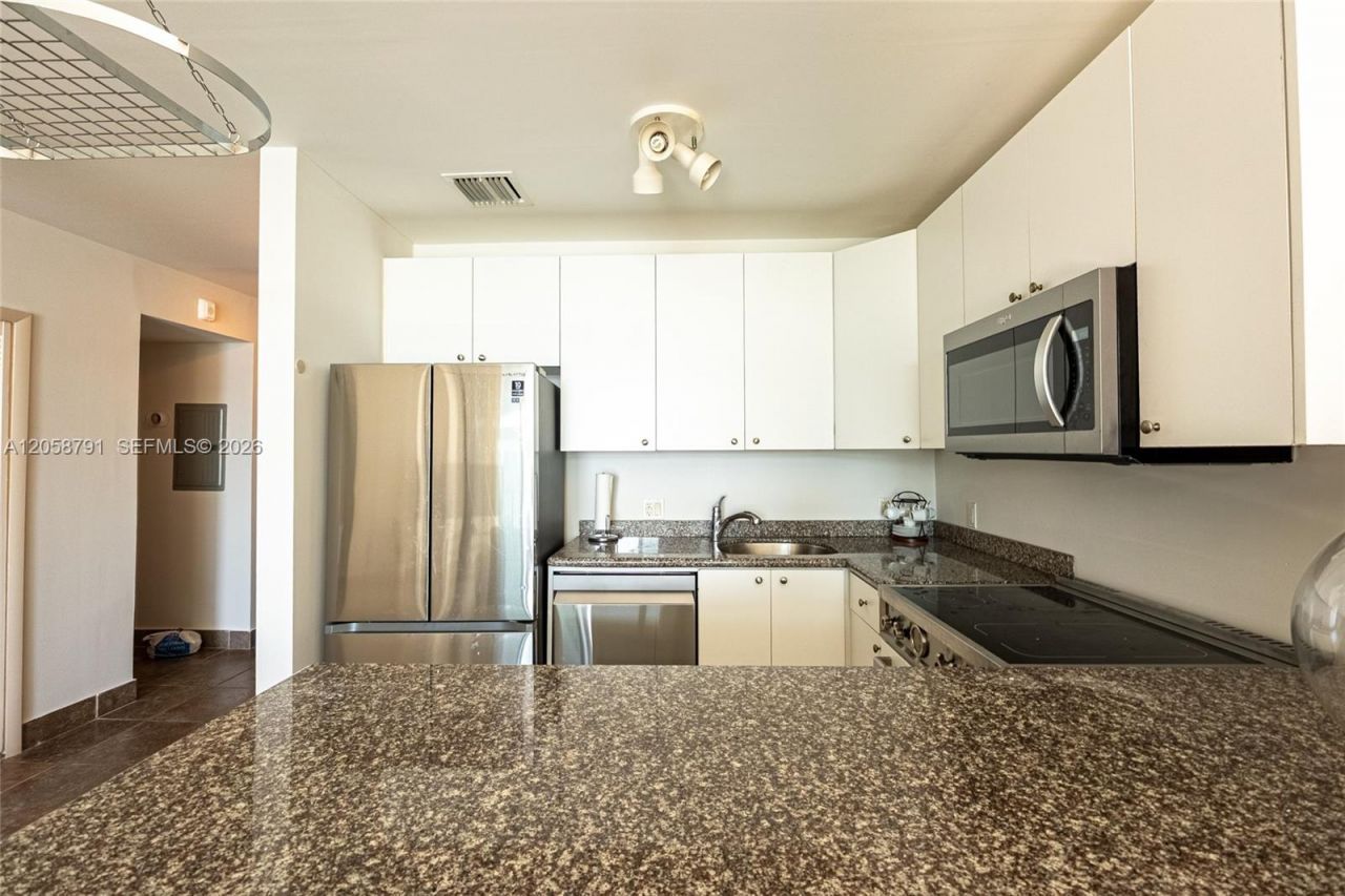 770 NE 69th St, Unit 8F, Miami, FL 33138 Photo