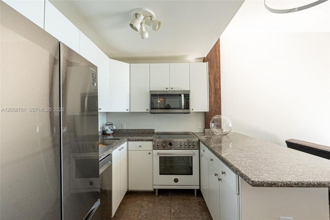 770 NE 69th St, Unit 8F, Miami, FL 33138 Photo