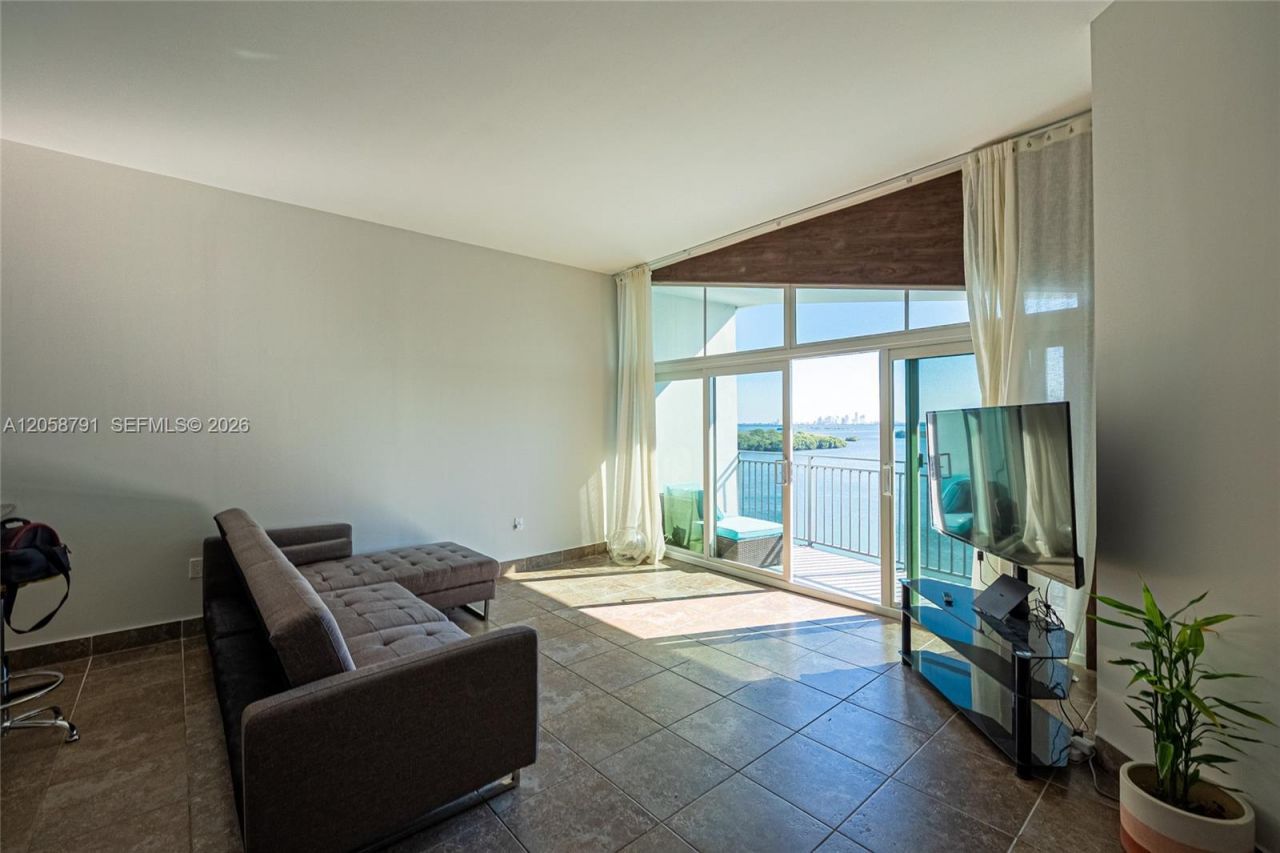 770 NE 69th St, Unit 8F, Miami, FL 33138 Photo