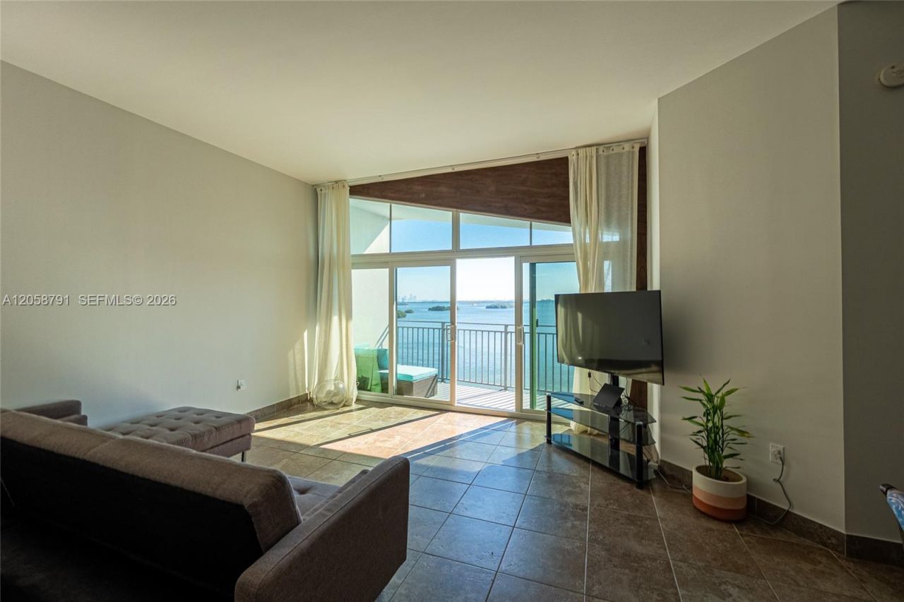 770 NE 69th St, Unit 8F, Miami, FL 33138 Photo