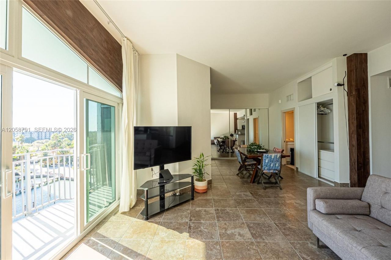 770 NE 69th St, Unit 8F, Miami, FL 33138 Photo