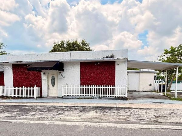 608 SW 12th Ave , Dania Beach, FL 33004