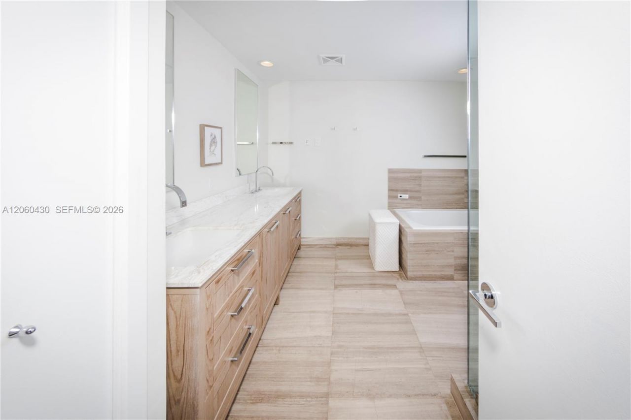 350 Ocean Dr , Unit 604N, Key Biscayne, FL 33149 Photo