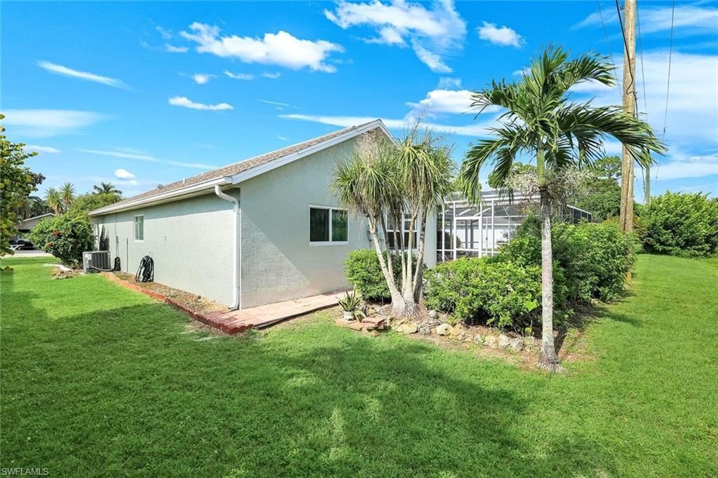 9814 Country Oaks Dr, Fort Myers, FL 33967 Photo