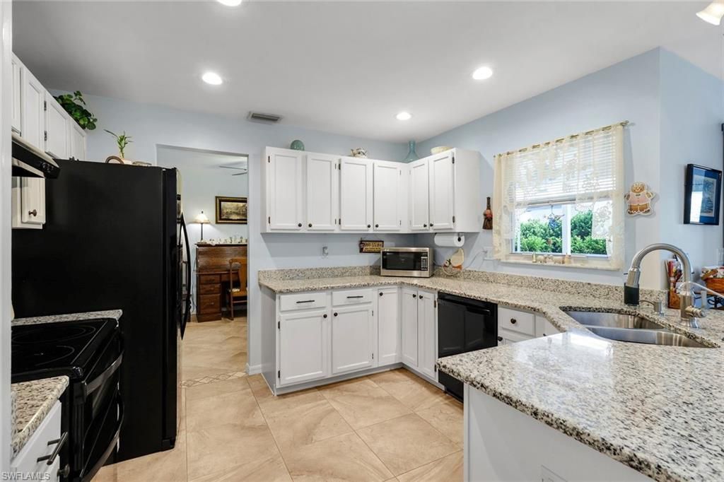 9814 Country Oaks Dr, Fort Myers, FL 33967 Photo