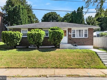 332 W LINCOLN STREET, EASTON, PA 18042