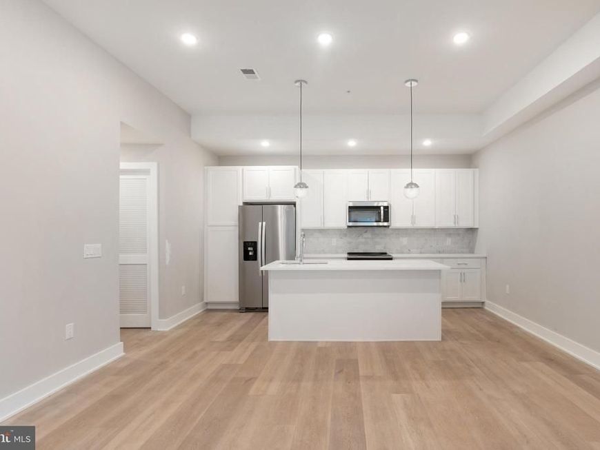 52 W Washington Lane , Unit 100, Philadelphia, PA 19144 Main Photo
