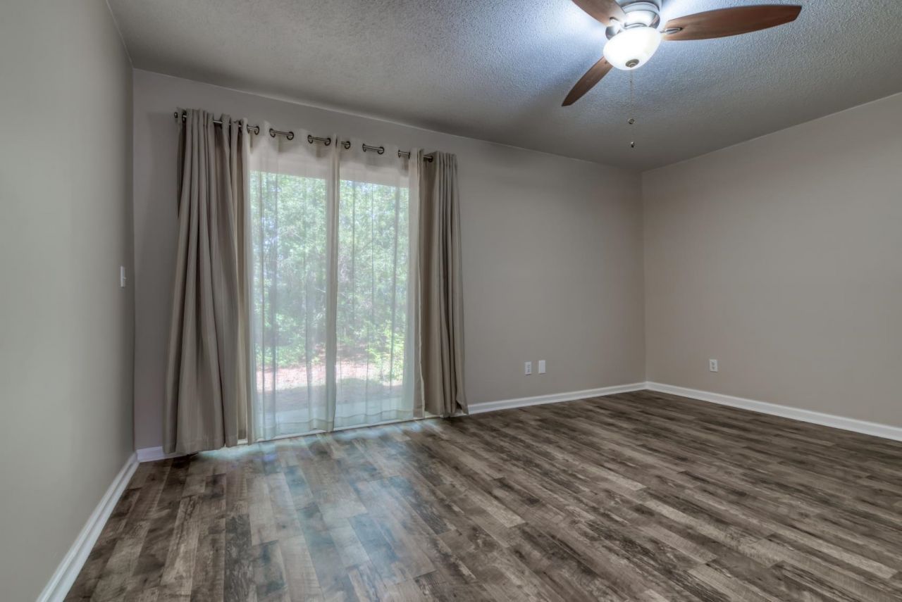 401 Cambridge Circle  Photo 14