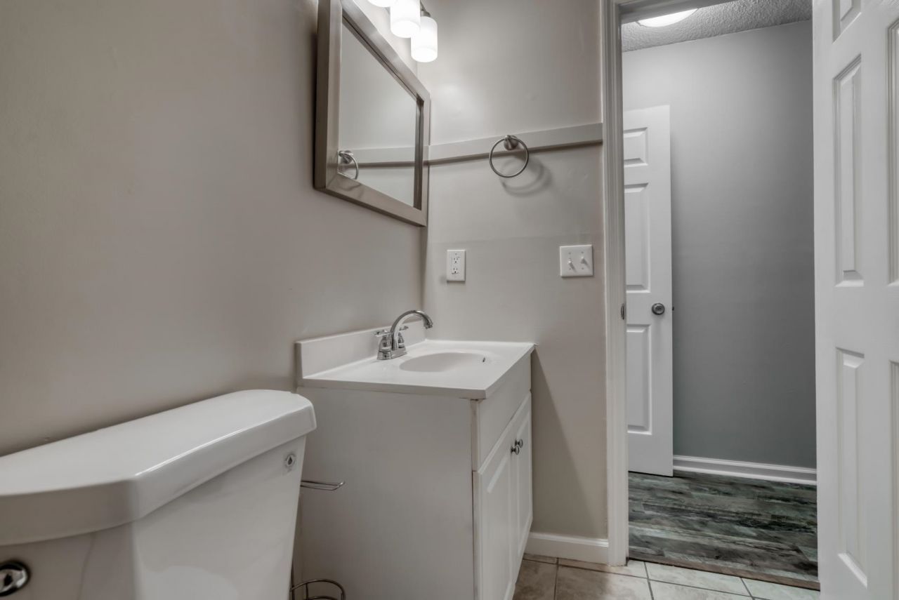 401 Cambridge Circle  Photo 19