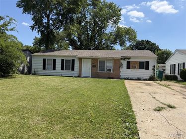39 W Adams Drive , Cahokia, IL 62206