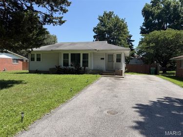 805 Joliet Drive , Cahokia, IL 62206