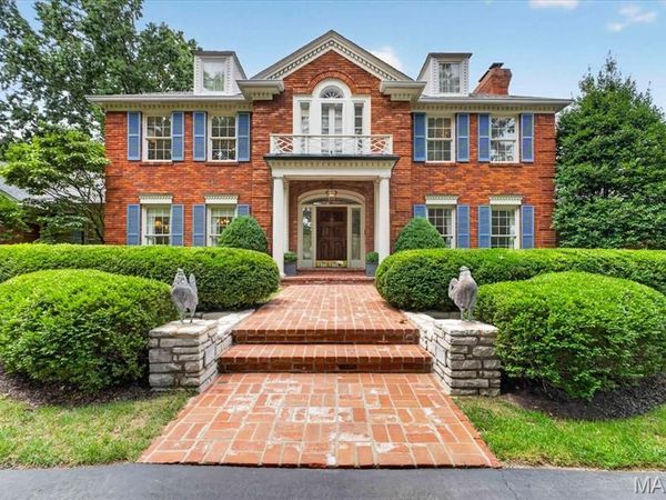 1233 Royal Glen Drive, Town and Country, MO 63131