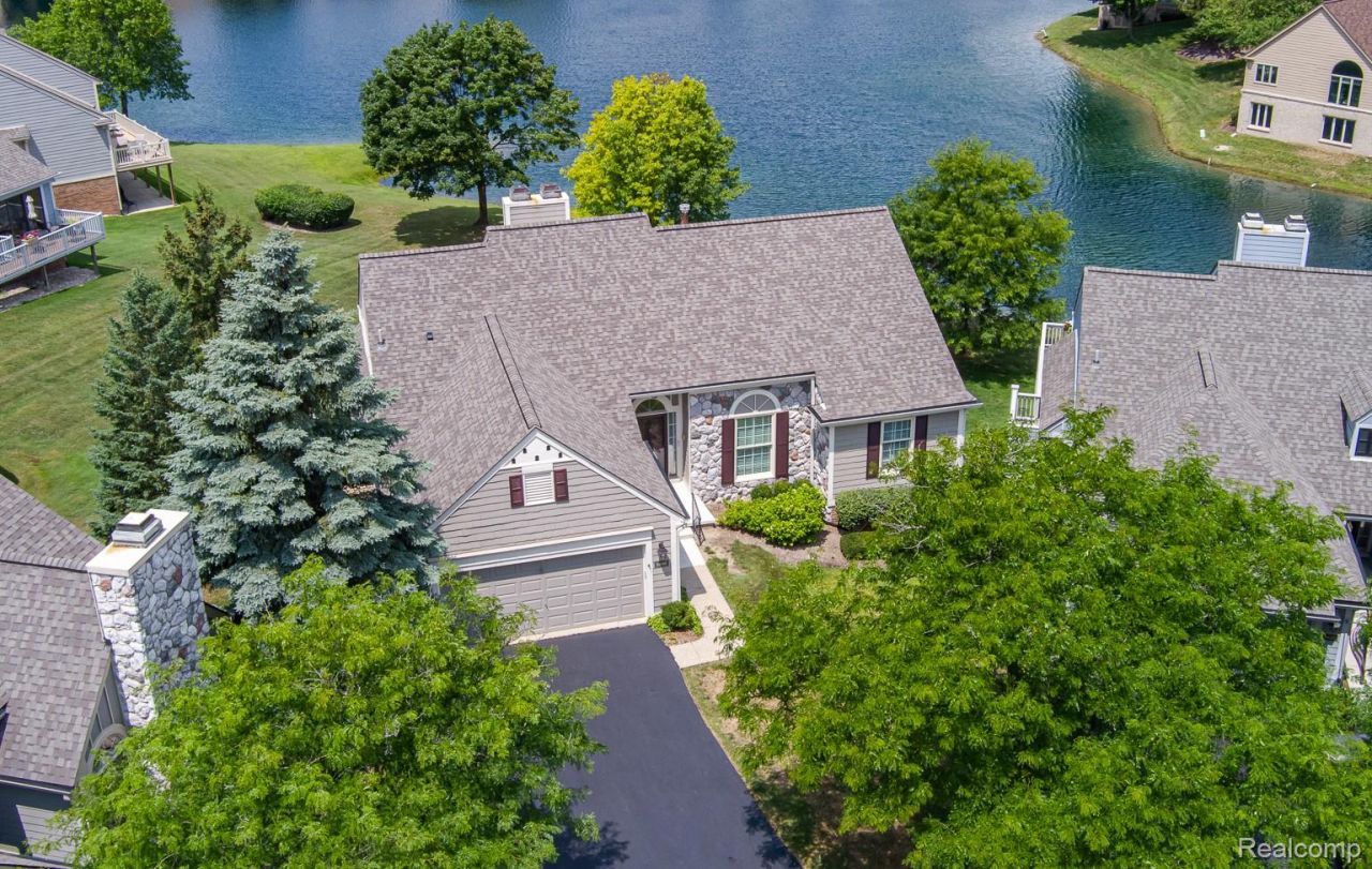 2446 Inglehill Pointe, Bloomfield Hills, Mi 48304 Main Photo