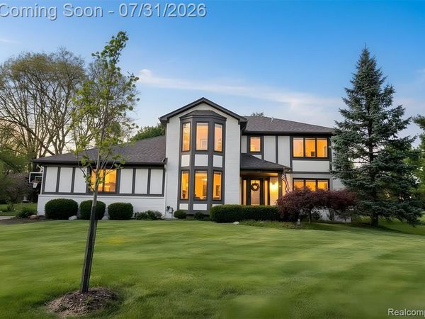 362 LAKE FOREST Road, Rochester Hills, Mi 48309