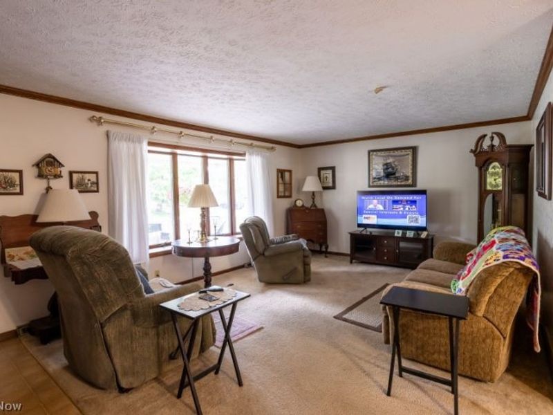 8639 Candlewood Avenue NW, North Canton, OH 44720 Photo 4