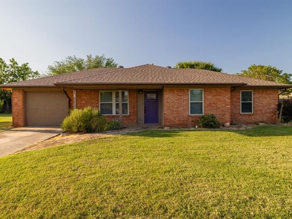4 Cole Circle, Krum, TX 76249