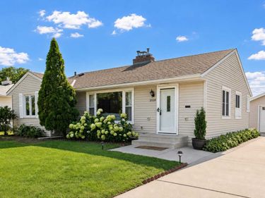 2530 Aquila Avenue S, Saint Louis Park, MN 55426