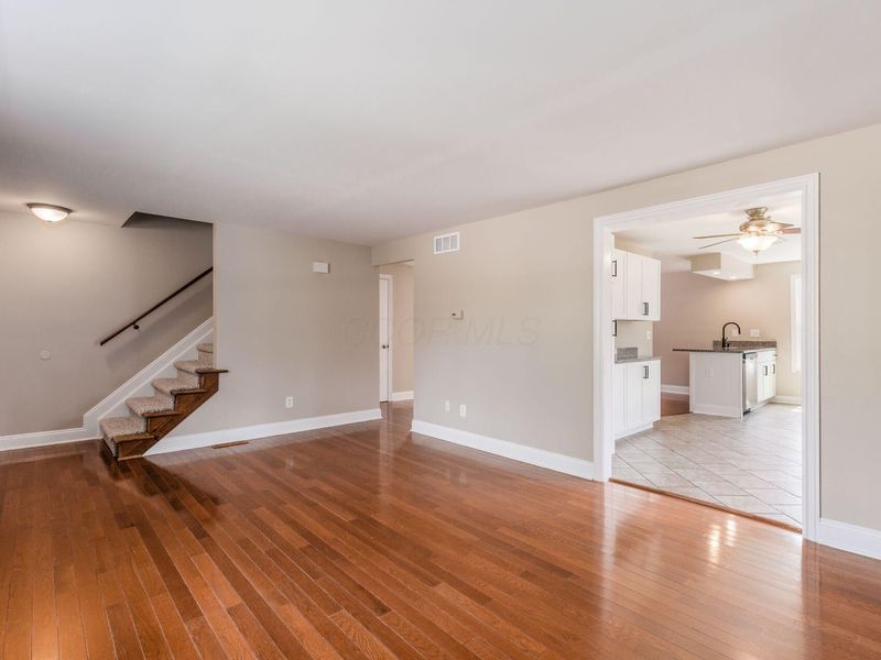 5113 Wolf Run Drive , Columbus, OH 43230 Photo 5