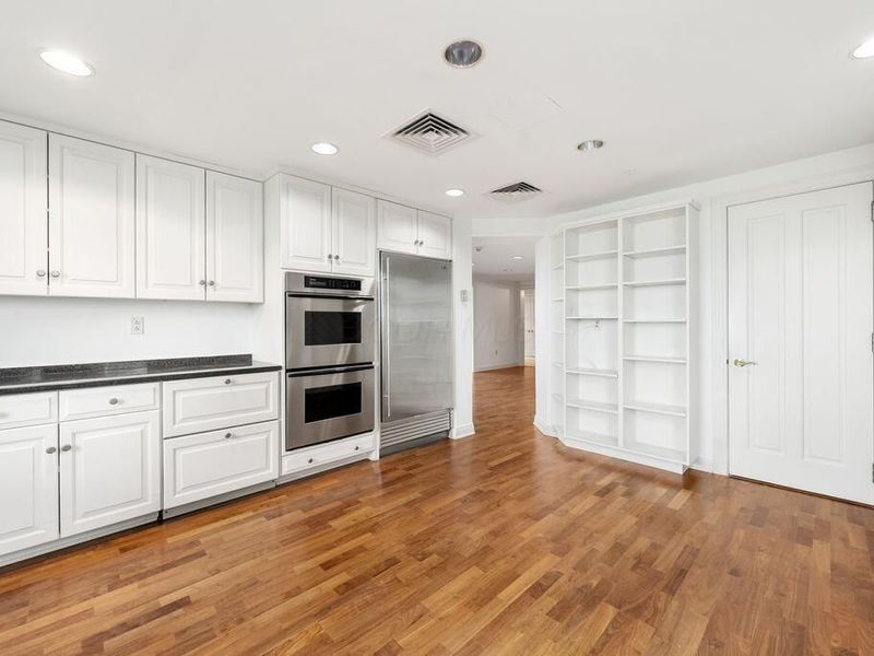 1 Miranova Place, Unit 925, Columbus, OH 43215 Photo 6
