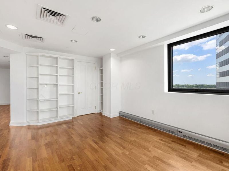 1 Miranova Place, Unit 925, Columbus, OH 43215 Photo 8