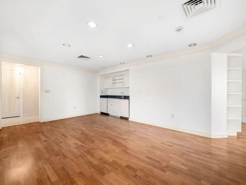 1 Miranova Place, Unit 925, Columbus, OH 43215 Photo 9