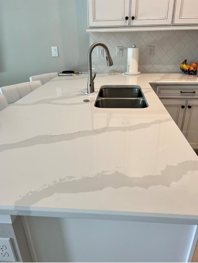 5569 Cannes Circle, Sarasota, FL 34231 Photo