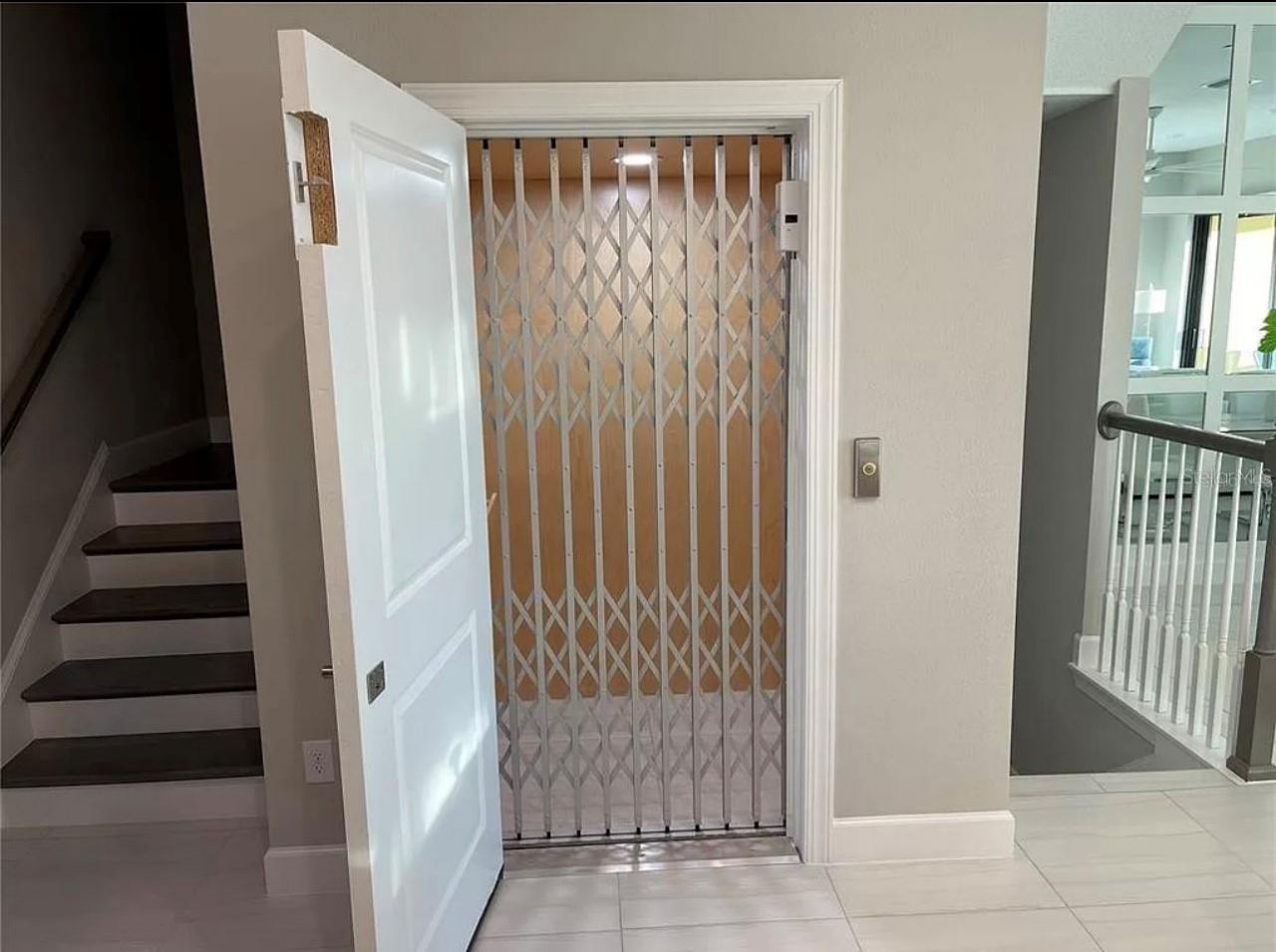 5569 Cannes Circle, Sarasota, FL 34231 Photo