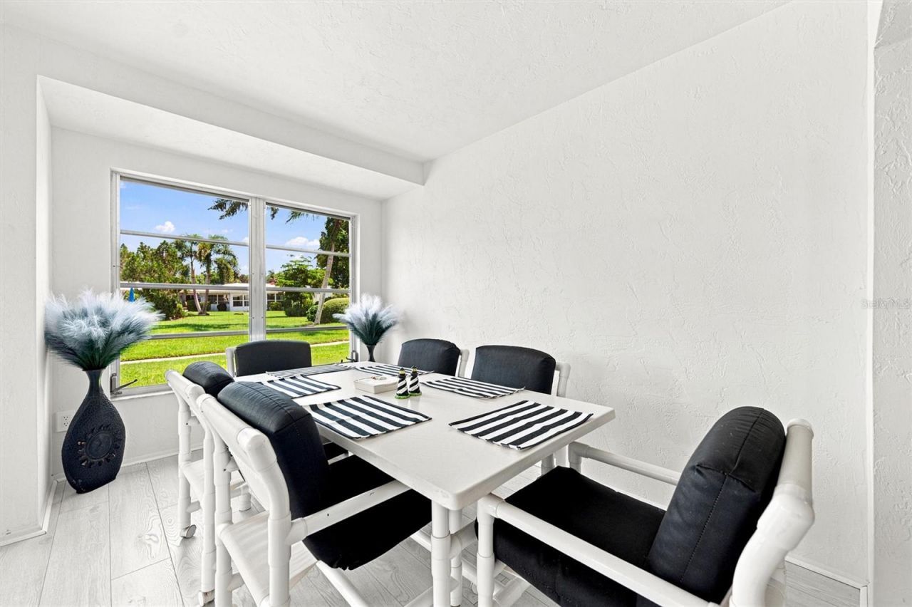3626 Medford Lane, Unit 1537, Sarasota, FL 34232 Photo