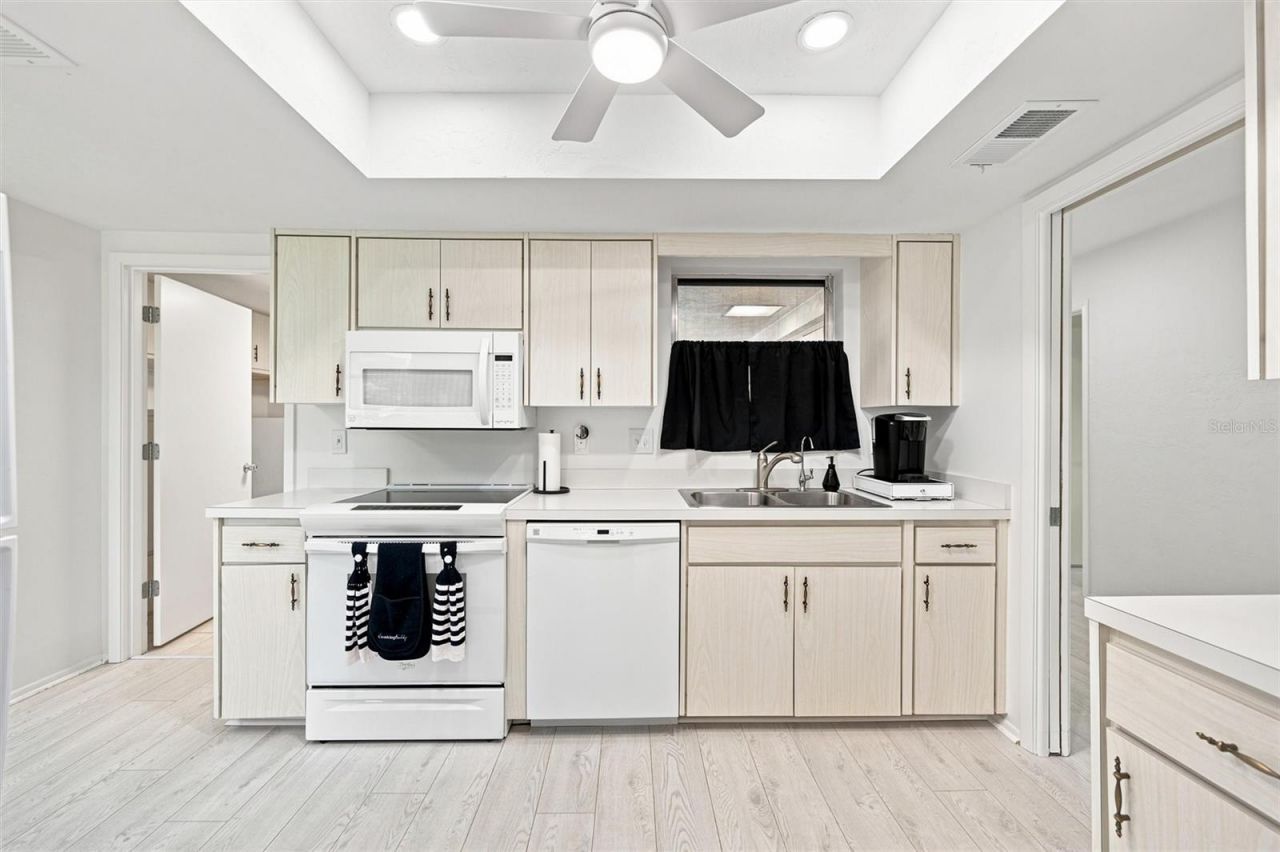 3626 Medford Lane, Unit 1537, Sarasota, FL 34232 Photo
