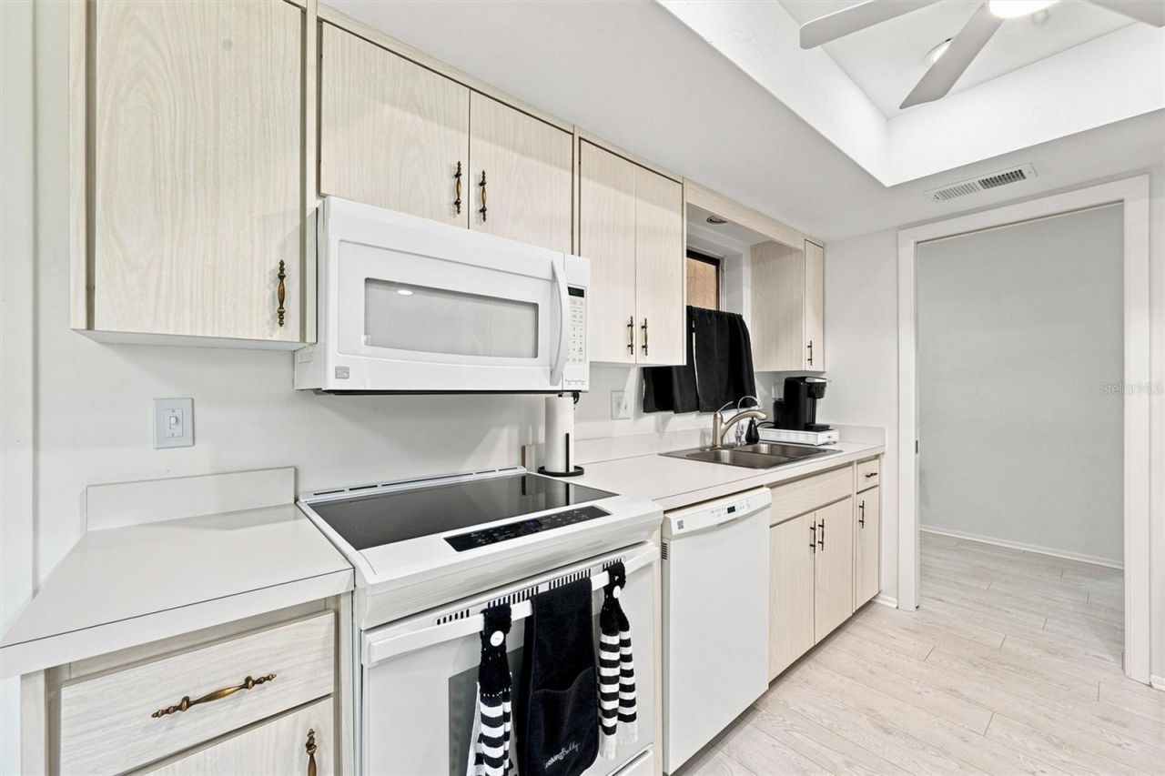 3626 Medford Lane, Unit 1537, Sarasota, FL 34232 Photo