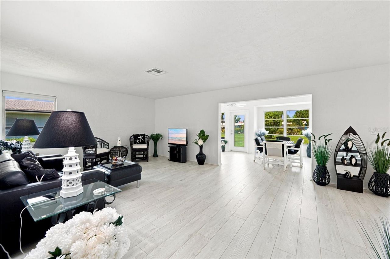 3626 Medford Lane, Unit 1537, Sarasota, FL 34232 Photo