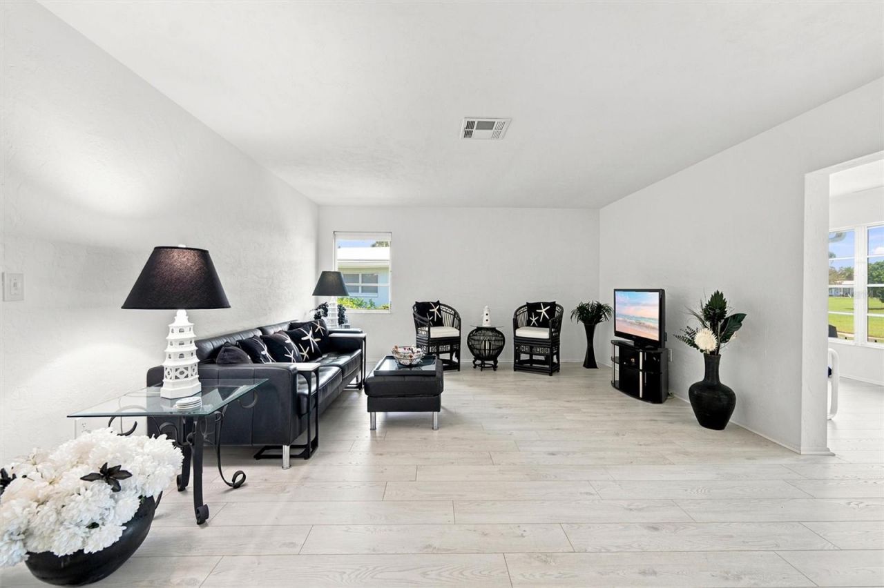 3626 Medford Lane, Unit 1537, Sarasota, FL 34232 Photo