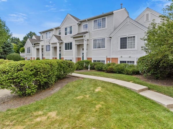 657 S Parkside Drive , Round Lake, IL 60073