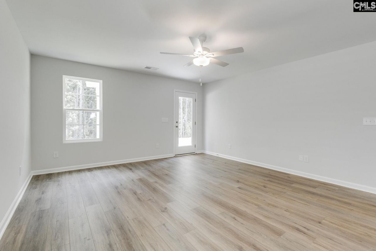 6027 Edgemont Court  Photo 9