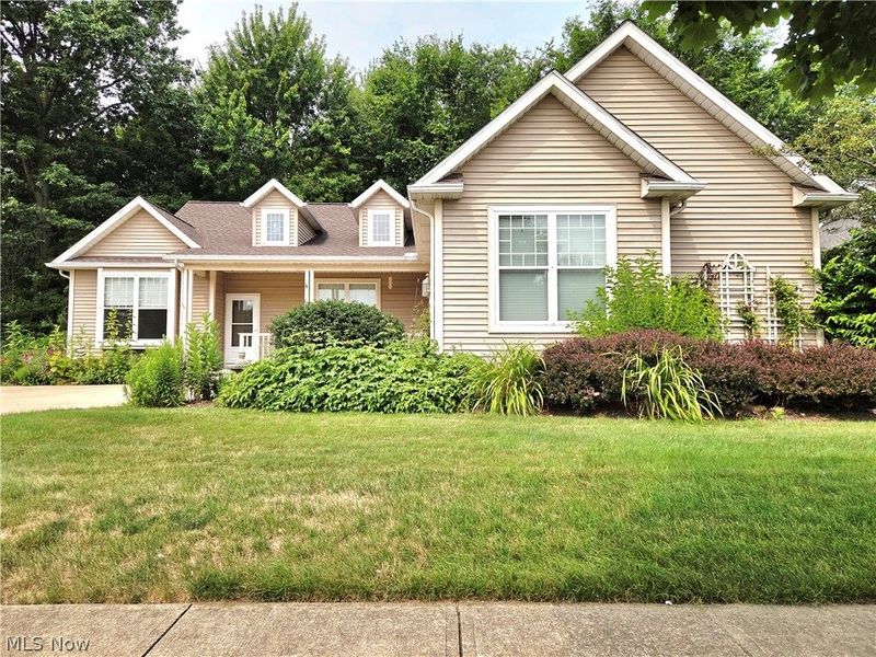 1901 Pembrooke Lane, Avon, OH 44011 Photo 4